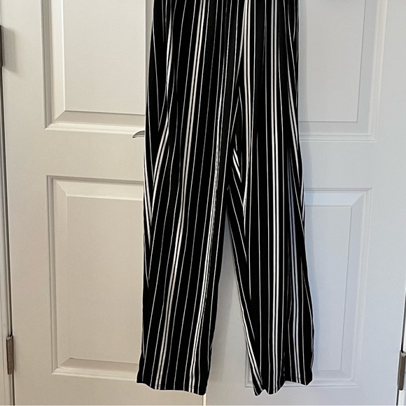 Express Stretch V-Neckline Knotted Waist Jumpsuit - Picture 3 of 7